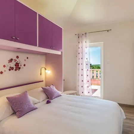 Pet Friendly In With Kitchen Casa de Férias Studenci