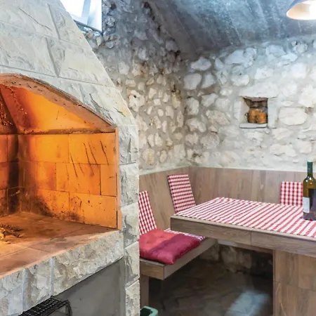 Pet Friendly In * Studenci